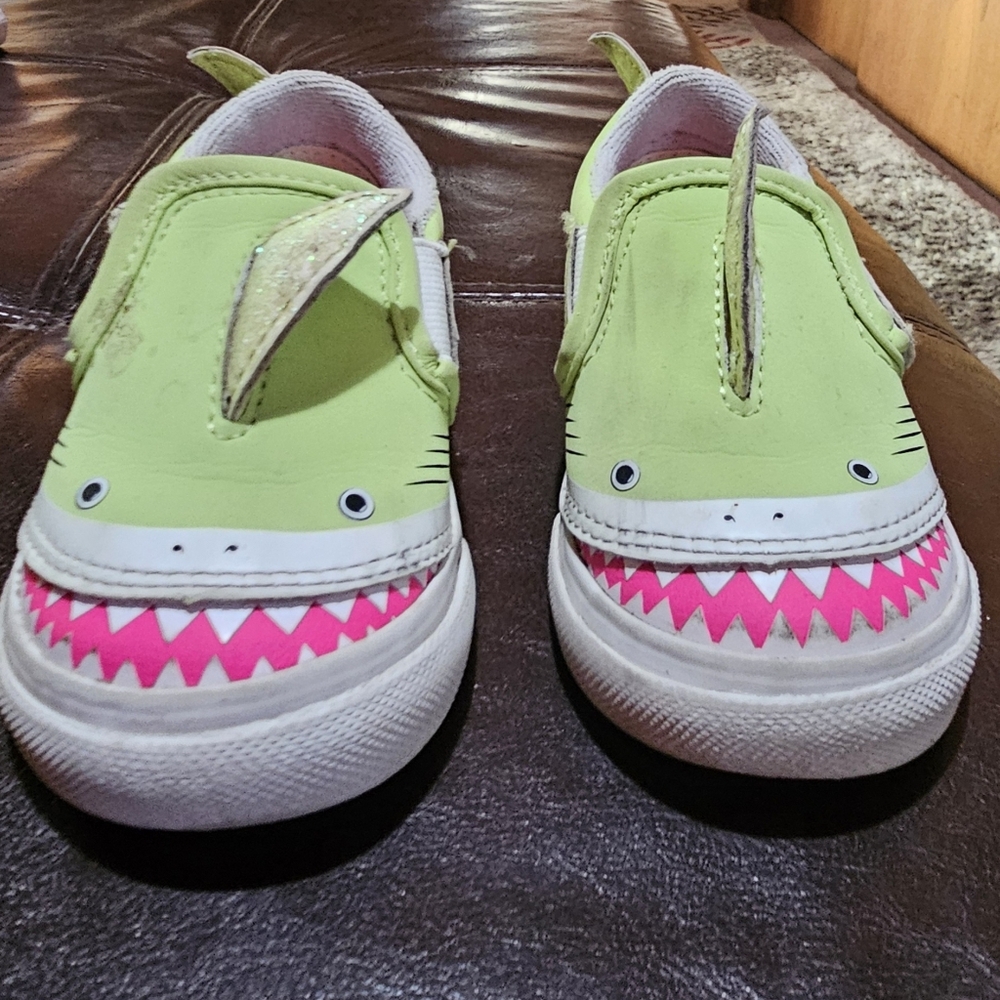 Toddler shark vans